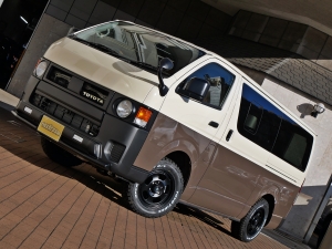 ハイエースバンDX　4WD　ディーゼル　丸目