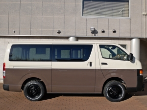 ハイエースバンDX　4WD　ディーゼル　丸目