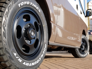ハイエースバンDX　4WD　ディーゼル　丸目