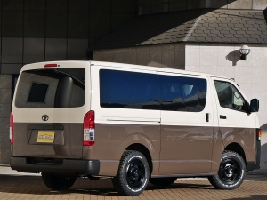 ハイエースバンDX　4WD　ディーゼル　丸目