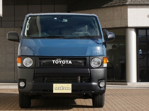 ハイエースバン4WD　ベッドキット　車中泊　丸目