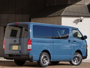 ハイエースバン4WD　ベッドキット　車中泊　丸目