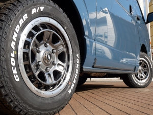 ハイエースバン4WD　ベッドキット　車中泊　丸目
