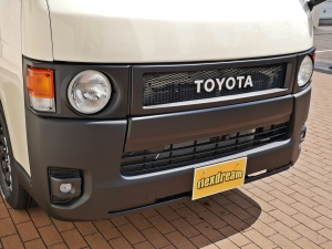 ハイエースバン新車アウトレット特設カラー：ライトイエロー