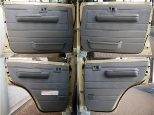 ランクル７０3インチUP　LINE-Xベッド