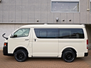 ハイエースバン新車アウトレットアウトドア　キャンプ　ワイドバン四駆