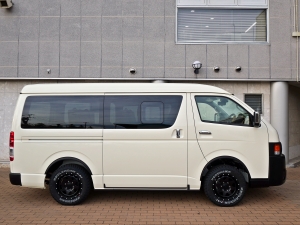 ハイエースバン新車アウトレットアウトドア　キャンプ　ワイドバン四駆