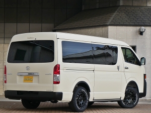 ハイエースバン新車アウトレットアウトドア　キャンプ　ワイドバン四駆