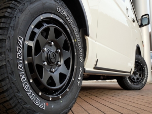 ハイエースバン新車アウトレットアウトドア　キャンプ　ワイドバン四駆