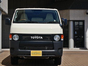 ハイエースバンDX　4WD　ディーゼル　丸目