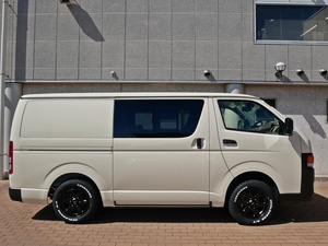 ハイエースバンDX　4WD　ディーゼル　丸目