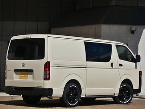 ハイエースバンDX　4WD　ディーゼル　丸目