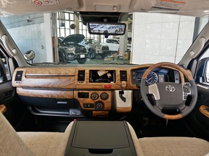 ハイエースバンDX　4WD　ディーゼル　丸目