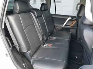 ランクルプラド現行型中古車　1オーナー　7人乗