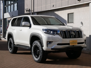 ランクルプラド現行型中古車　1オーナー　7人乗