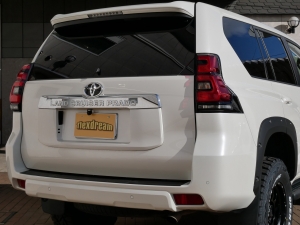 ランクルプラド現行型中古車　1オーナー　7人乗