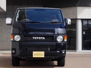 ハイエースバンディーゼル4WD　丸目カスタム　ネオクラシック