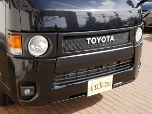 ハイエースバンディーゼル4WD　丸目カスタム　ネオクラシック