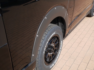 ハイエースバンディーゼル4WD　丸目カスタム　ネオクラシック