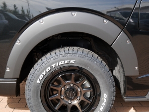 ハイエースバンディーゼル4WD　丸目カスタム　ネオクラシック