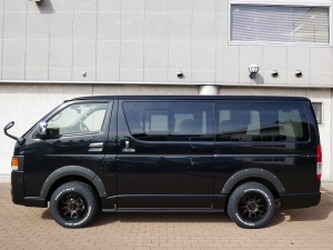 ハイエースバンディーゼル4WD　丸目カスタム　ネオクラシック