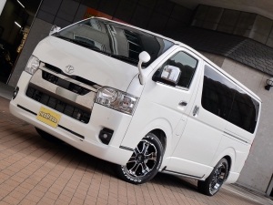 ハイエースバン新車アウトレット新車一部改良後　ディーゼル四駆