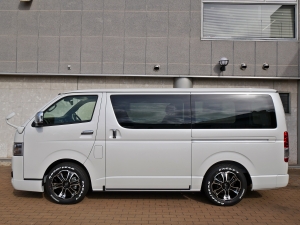 ハイエースバン新車アウトレット新車一部改良後　ディーゼル四駆