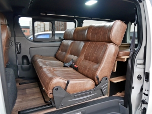 ハイエースバン新車アウトレット新車一部改良後　ディーゼル四駆