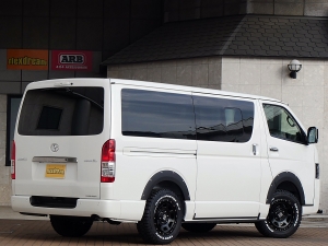 ハイエースバン新車アウトレット新車一部改良後　ディーゼル四駆