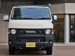 ハイエースバンディーゼル4WD　丸目カスタム　ネオクラシック