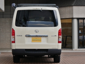 ハイエースバンディーゼル4WD　丸目カスタム　ネオクラシック