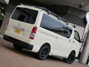 ハイエースバンディーゼル4WD　丸目カスタム　ネオクラシック