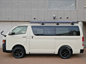 ハイエースバンディーゼル4WD　丸目カスタム　ネオクラシック