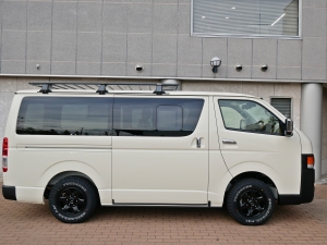 ハイエースバンディーゼル4WD　丸目カスタム　ネオクラシック