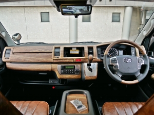 ハイエースバンディーゼル4WD　丸目カスタム　ネオクラシック