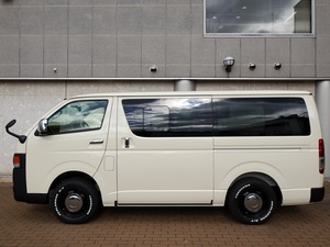 ハイエースバンディーゼル4WD　丸目カスタム　ネオクラシック