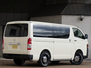 ハイエースバンディーゼル4WD　丸目カスタム　ネオクラシック