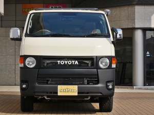 ハイエースバンディーゼル4WD　丸目カスタム　ネオクラシック
