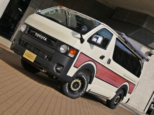 ハイエースバンディーゼル4WD　丸目カスタム　ネオクラシック