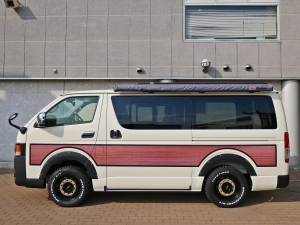 ハイエースバンディーゼル4WD　丸目カスタム　ネオクラシック