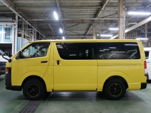 ハイエースバンディーゼル4WD　丸目カスタム　ネオクラシック