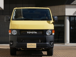 ハイエースバンディーゼル4WD　丸目カスタム　ネオクラシック