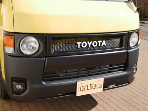 ハイエースバンディーゼル4WD　丸目カスタム　ネオクラシック