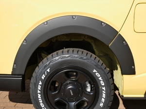 ハイエースバンディーゼル4WD　丸目カスタム　ネオクラシック