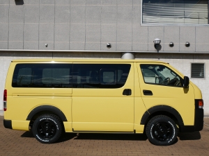 ハイエースバンディーゼル4WD　丸目カスタム　ネオクラシック