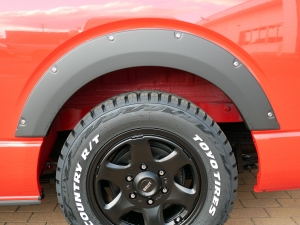 ハイエースバンディーゼル4WD　丸目カスタム　ネオクラシック