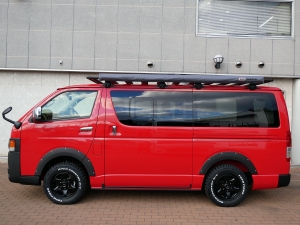 ハイエースバンディーゼル4WD　丸目カスタム　ネオクラシック