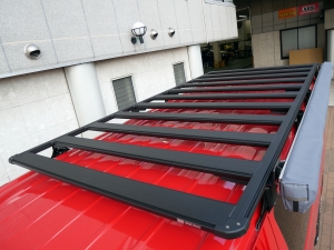 ハイエースバンディーゼル4WD　丸目カスタム　ネオクラシック