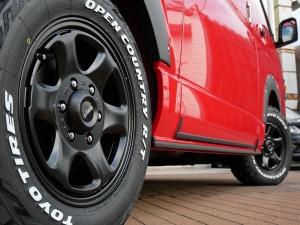 ハイエースバンディーゼル4WD　丸目カスタム　ネオクラシック