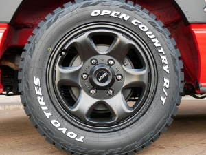 ハイエースバンディーゼル4WD　丸目カスタム　ネオクラシック
